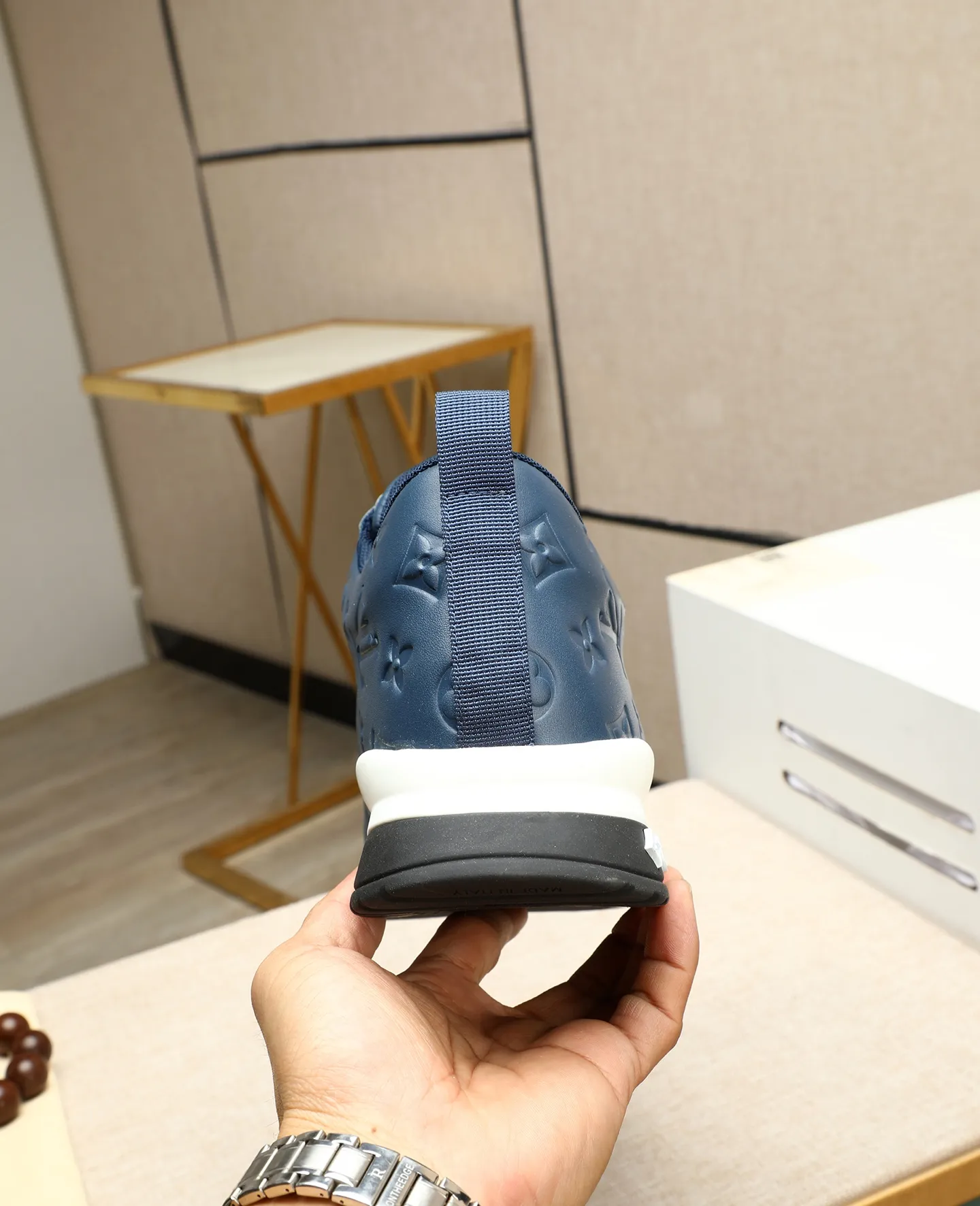 Men's shoes 💰520 📛📛【LOUIS VUITTON】Louis Vuitton official website synchronized new products 👟Milan fashion catwalk style 🇰🇾🇰🇾LV family logo, celebrity style, a must-have for fashionistas ⚠️First-layer calfskin ➕Mesh lining ➕Official website original version special outsole 👞Number 39-44 (38 45 46 customized)